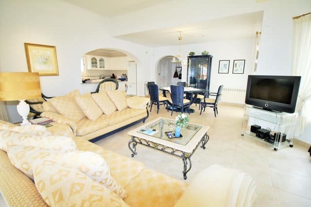 Chalet de 2 habitaciones en Dénia en venta con piscina - 575.000 € (Ref: 8129108)