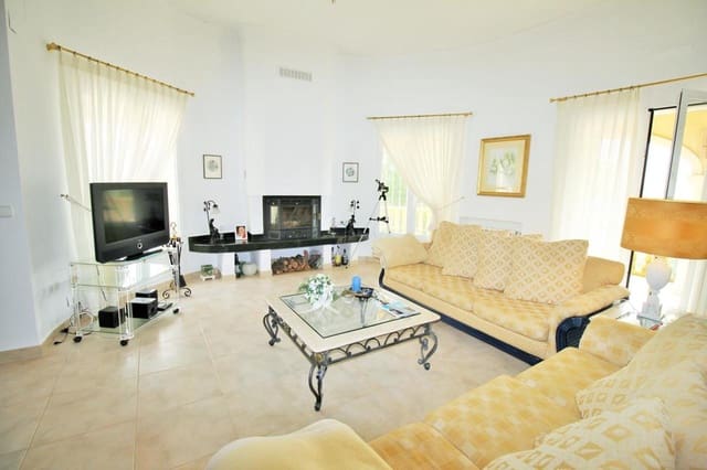 Chalet de 2 habitaciones en Dénia en venta con piscina - 575.000 € (Ref: 8129108)