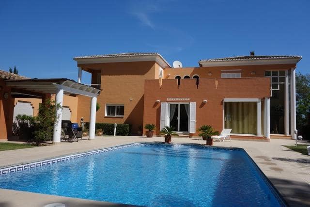 4 slaapkamer Finca/Landhuis te koop in Denia met zwembad - € 1.360.000 (Ref: 8166499)