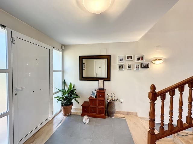 4 slaapkamer Villa te koop in Moraira, Teulada-Moraira met zwembad - € 750.000 (Ref: 8166514)