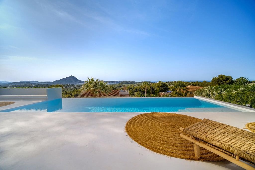 4 bedroom Villa for sale in Javea / Xabia with pool - € 1,295,000 (Ref: 8300002)