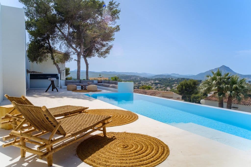 4 bedroom Villa for sale in Javea / Xabia with pool - € 1,295,000 (Ref: 8300002)