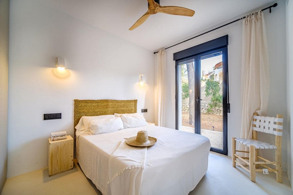 4 bedroom Villa for sale in Javea / Xabia with pool - € 1,295,000 (Ref: 8300002)