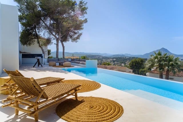 4 bedroom Villa for sale in Javea / Xàbia with pool - € 1,295,000 (Ref: 8300002)