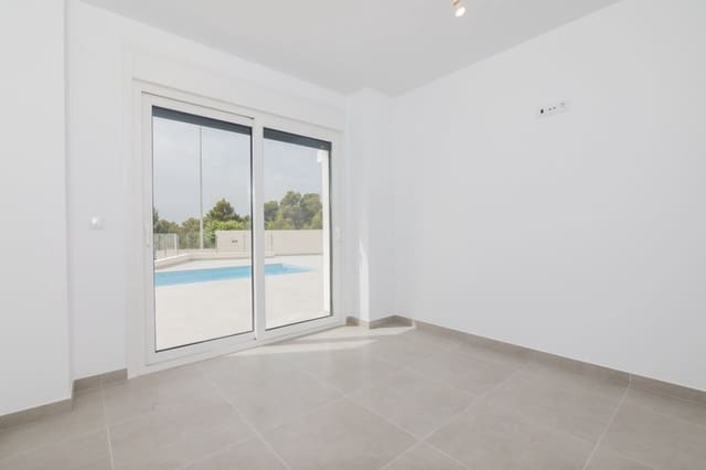 3 bedroom Villa for sale in Polop with pool garage - € 482,000 (Ref: 8300006)