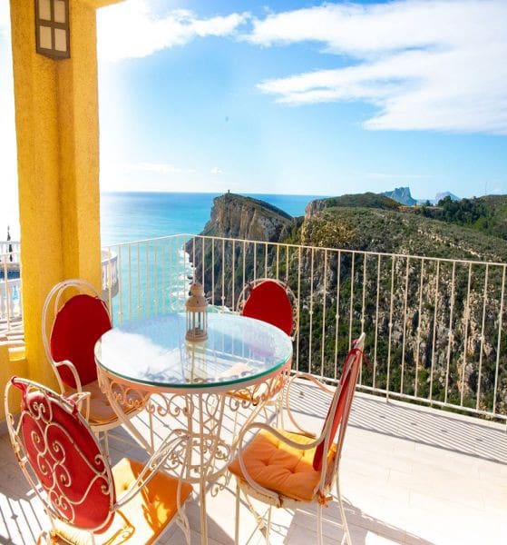 Chalet de 4 habitaciones en Moraira en venta con piscina - 749.000 € (Ref: 8348876)