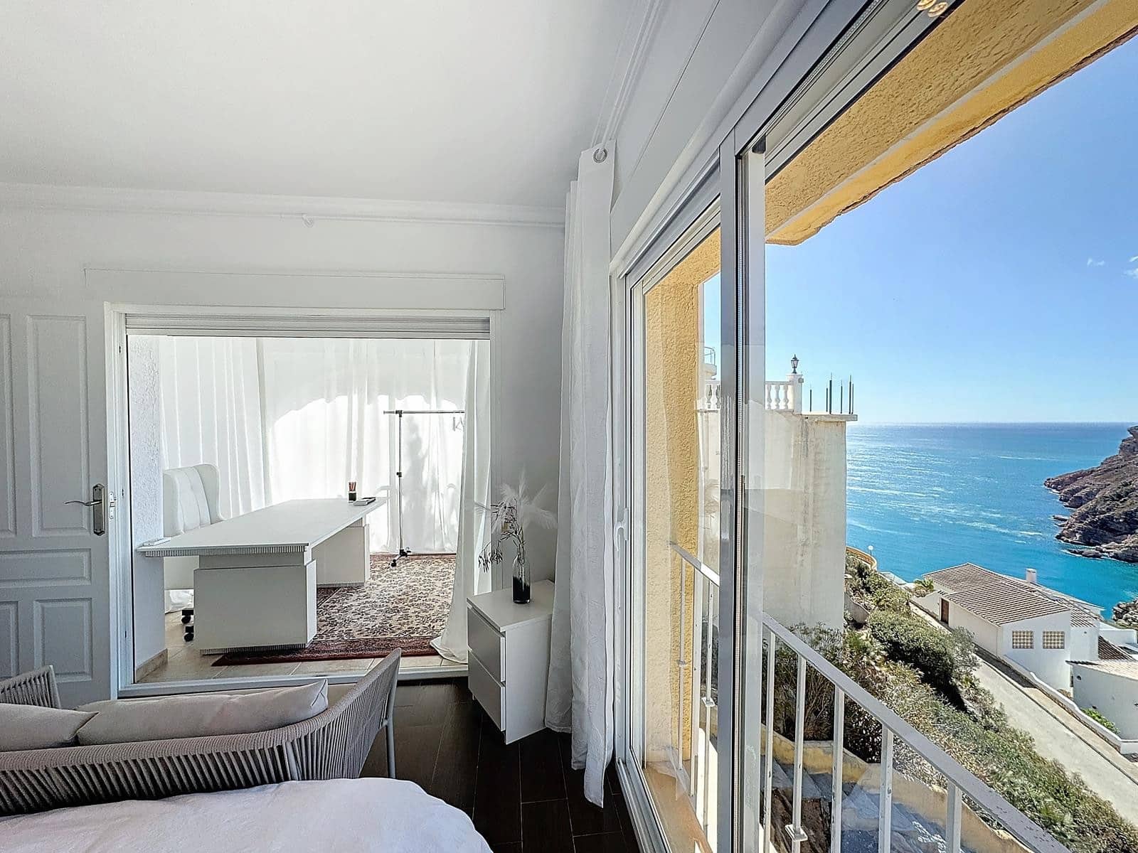 Chalet de 4 habitaciones en Moraira en venta con piscina - 749.000 € (Ref: 8348876)