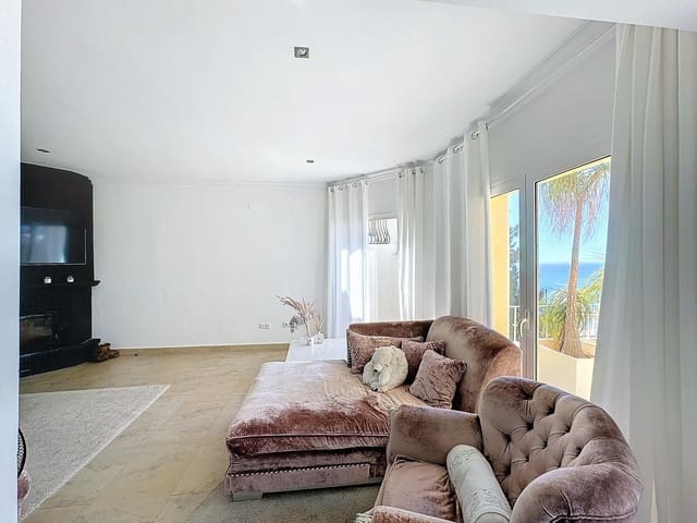 Chalet de 4 habitaciones en Moraira, Teulada-Moraira en venta con piscina - 749.000 € (Ref: 8348876)