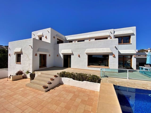 5 Zimmer Villa zu verkaufen in Moraira, Teulada-Moraira mit Pool - 1.200.000 € (Ref: 8353679)