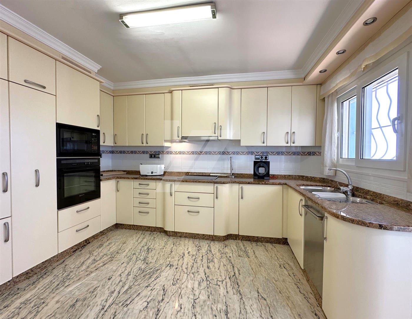 3 Zimmer Villa zu verkaufen in Moraira mit Pool - 990.000 € (Ref: 8353680)