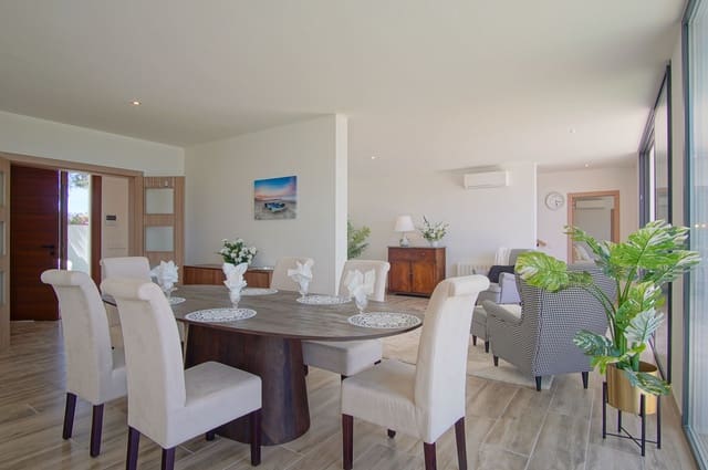 Chalet de 3 habitaciones en Moraira, Teulada-Moraira en venta con piscina - 1.635.000 € (Ref: 8410425)