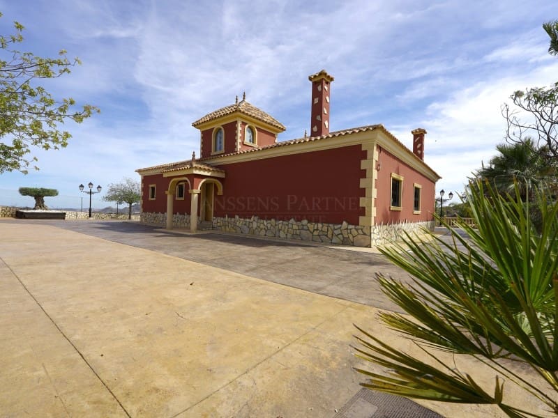 3 Zimmer Villa zu verkaufen in Novelda - 695.000 € (Ref: 8413136)