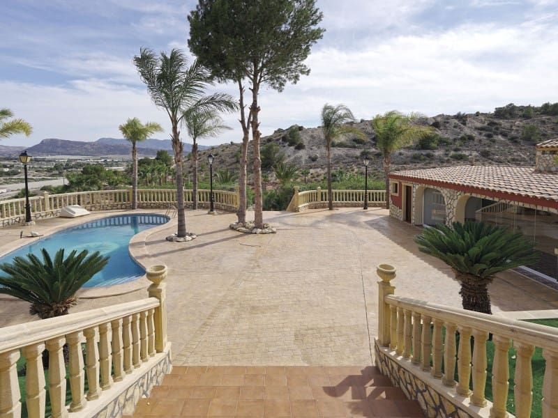 3 Zimmer Villa zu verkaufen in Novelda - 695.000 € (Ref: 8413136)