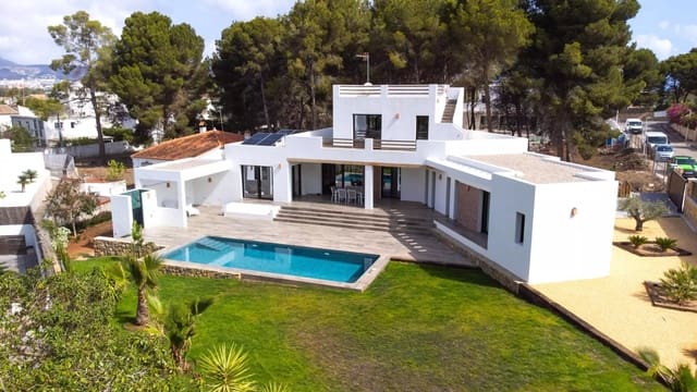 Chalet de 3 habitaciones en Javea / Xàbia en venta con piscina - 1.790.000 € (Ref: 8467174)
