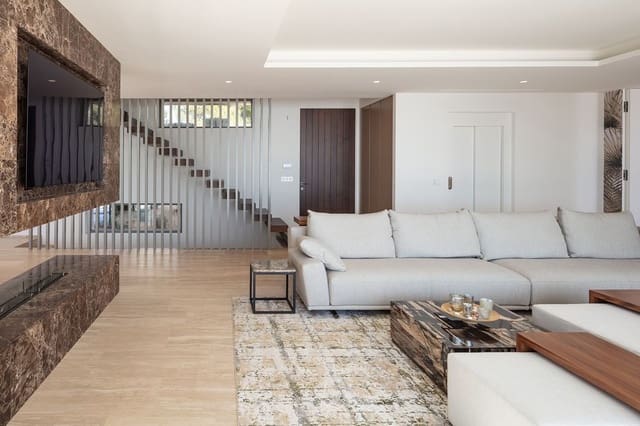 5 bedroom Villa for sale in Javea / Xàbia with pool - € 7,990,000 (Ref: 8469954)