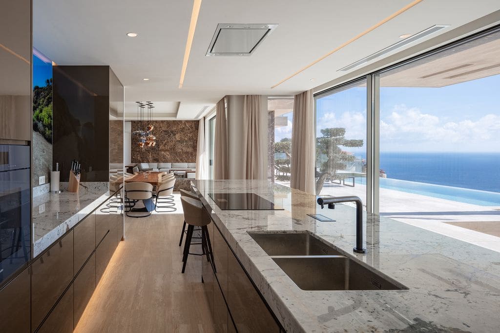 5 bedroom Villa for sale in Javea / Xabia with pool - € 7,990,000 (Ref: 8469954)