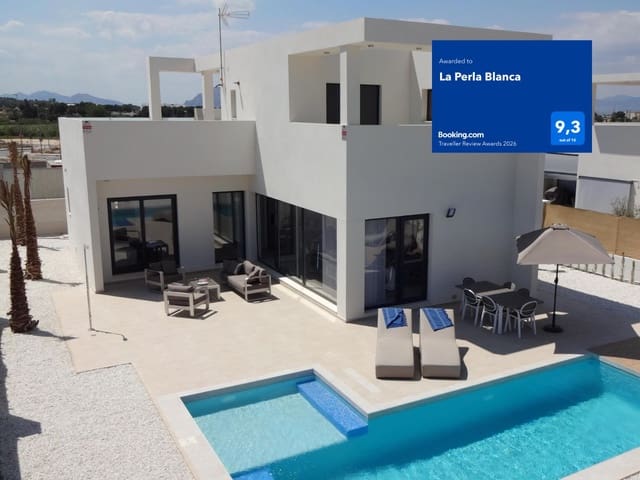 3 slaapkamer Villa voor vakantieverhuur in Benijófar met zwembad garage - € 1.050 (Ref: 8506197)