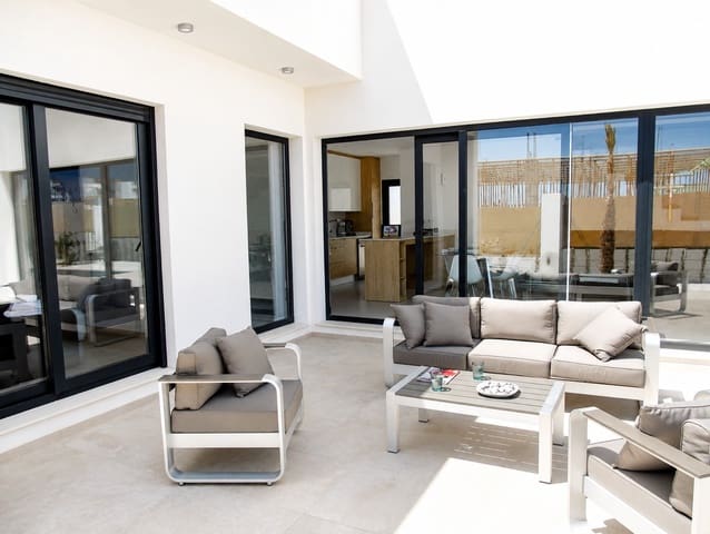 Villa/Maison de 3 chambres de location de vacances à Benijófar avec piscine garage - 1 050 € (Ref: 8506197)