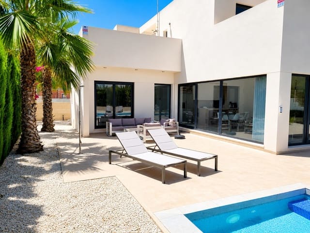 Villa/Maison de 3 chambres de location de vacances à Benijófar avec piscine garage - 1 050 € (Ref: 8506197)