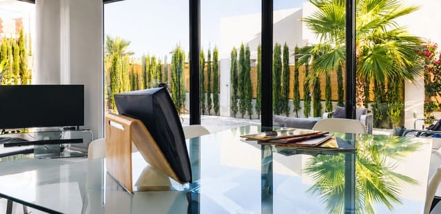 Villa/Maison de 3 chambres de location de vacances à Benijófar avec piscine garage - 1 050 € (Ref: 8506197)