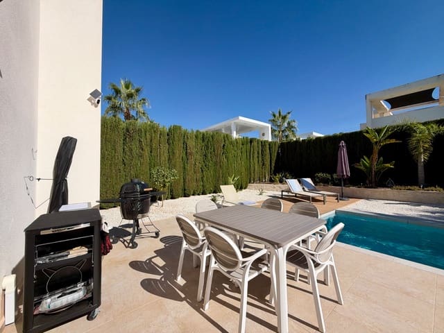 3 slaapkamer Villa voor vakantieverhuur in Benijófar met zwembad garage - € 1.106 (Ref: 8506197)