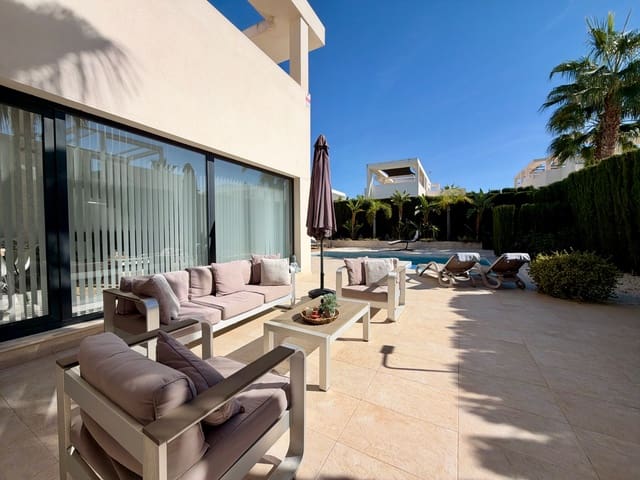 3 slaapkamer Villa voor vakantieverhuur in Benijófar met zwembad garage - € 1.106 (Ref: 8506197)