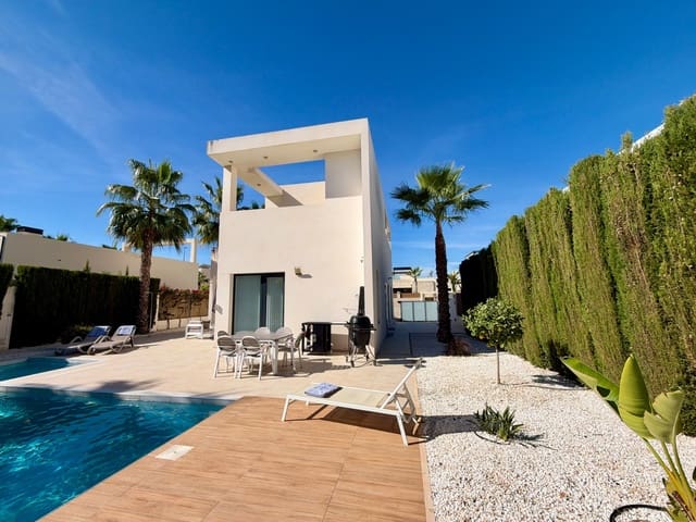 3 slaapkamer Villa voor vakantieverhuur in Benijófar met zwembad garage - € 1.106 (Ref: 8506197)