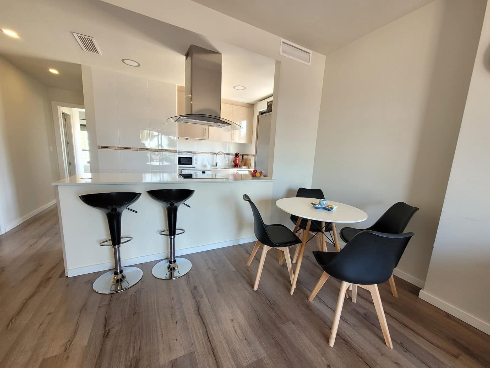 Appartement de 2 chambres de location de vacances à Guardamar del Segura avec piscine garage - 399 € (Ref: 8543164)