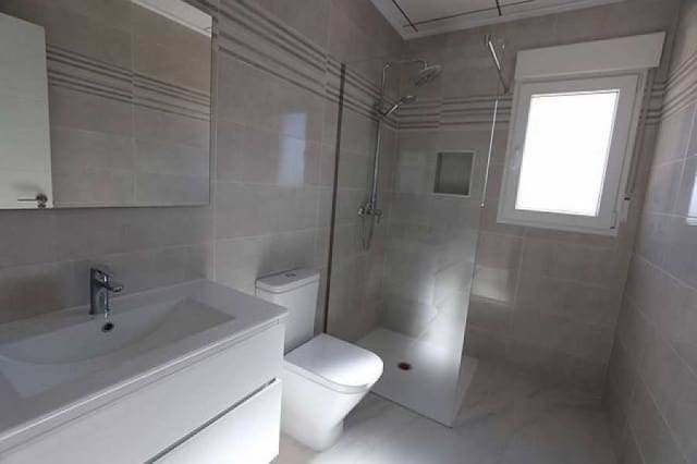 3 Zimmer Villa zu verkaufen in Pinoso mit Pool - 297.000 € (Ref: 8548435)