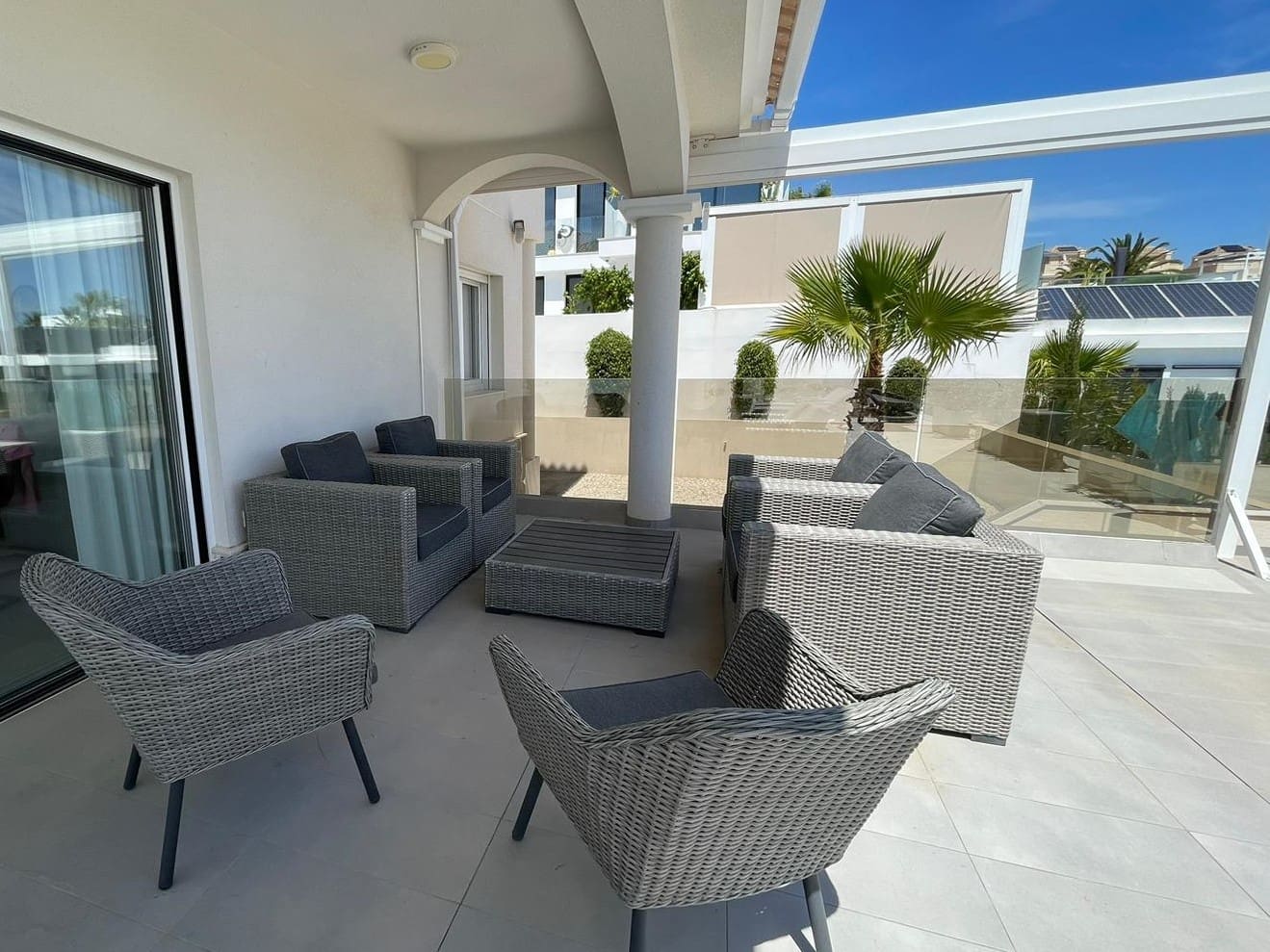3 slaapkamer Villa voor vakantieverhuur in La Marina met zwembad garage - € 1.050 (Ref: 8549793)