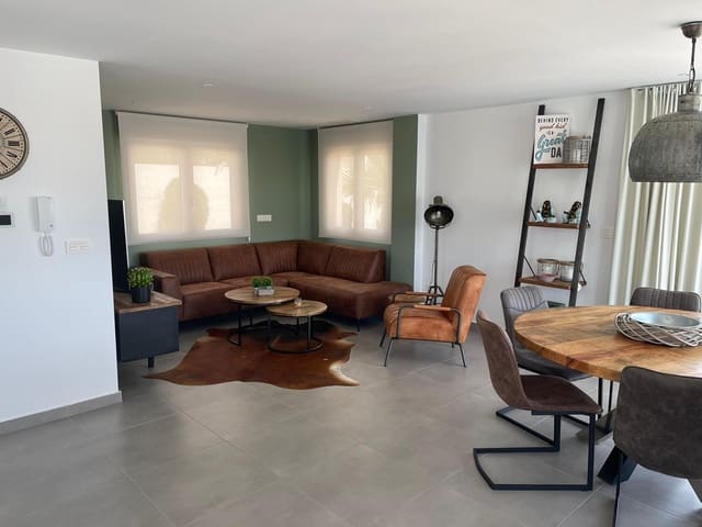 3 soverom Villa til salgs i La Marina, Elche / Elx med svømmebasseng garasje - € 1 050 (Ref: 8549793)