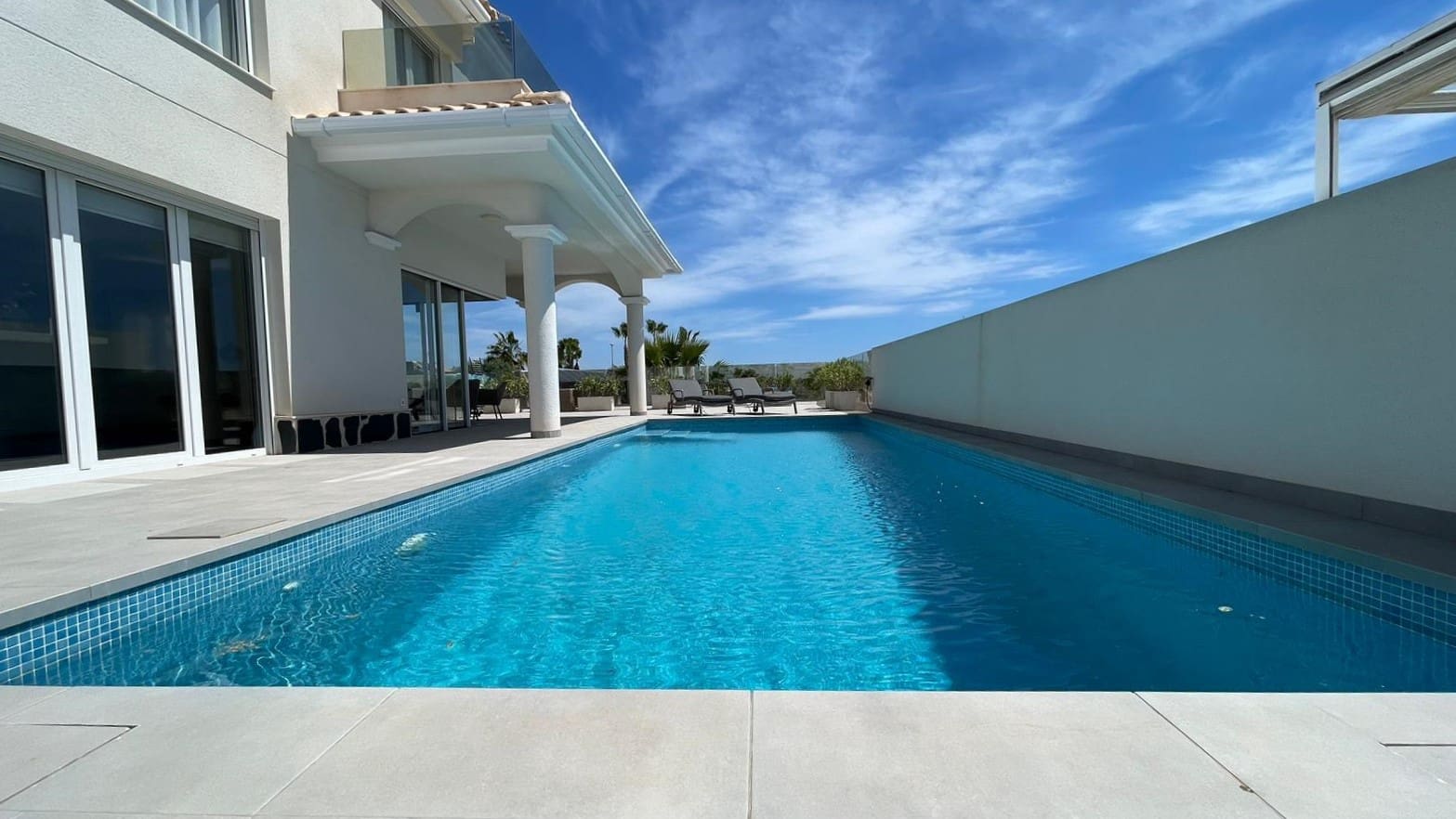 3 slaapkamer Villa voor vakantieverhuur in La Marina met zwembad garage - € 1.050 (Ref: 8549793)