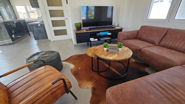 3 bedroom Villa for holiday rental in La Marina, Elche / Elx with pool garage - € 1,050 (Ref: 8549793)