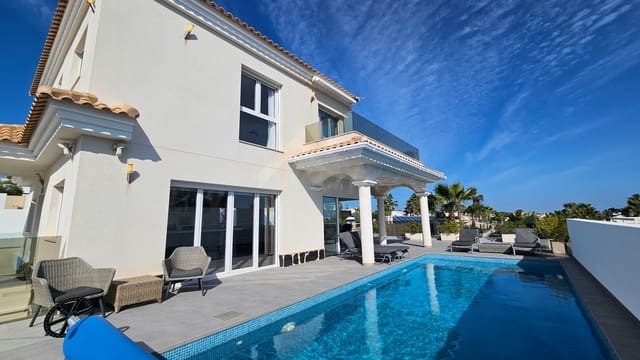 3 bedroom Villa for holiday rental in La Marina, Elche / Elx with pool garage - € 1,050 (Ref: 8549793)