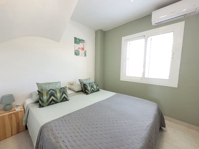 3 bedroom Townhouse for holiday rental in Cabo Roig, Orihuela with pool garage - € 525 (Ref: 8558859)