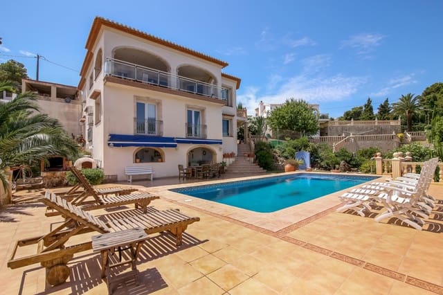 Chalet de 4 habitaciones en Javea / Xàbia en venta con piscina - 999.000 € (Ref: 8605758)