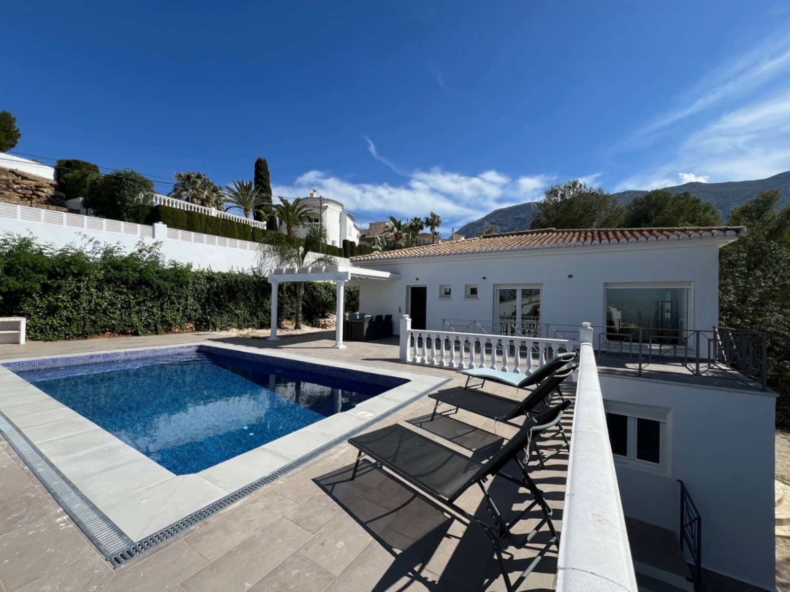 Chalet de 5 habitaciones en Dénia en venta con piscina - 595.000 € (Ref: 8613725)