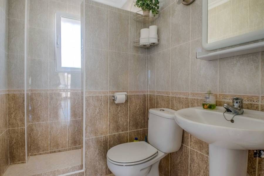 4 Zimmer Villa zu verkaufen in La Nucia mit Pool - 460.000 € (Ref: 8633247)