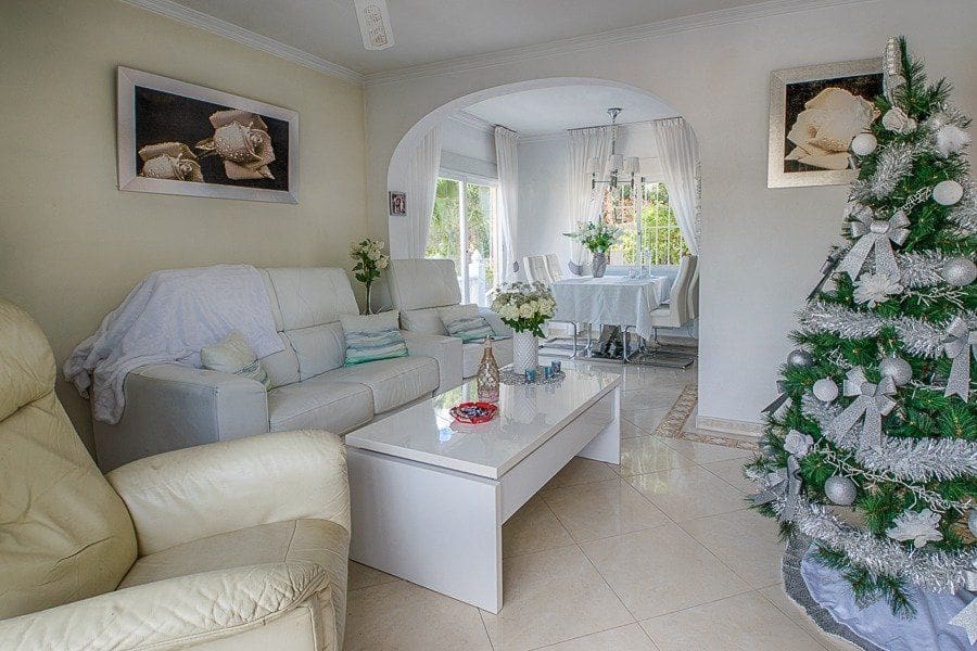 4 Zimmer Villa zu verkaufen in La Nucia mit Pool - 460.000 € (Ref: 8633247)
