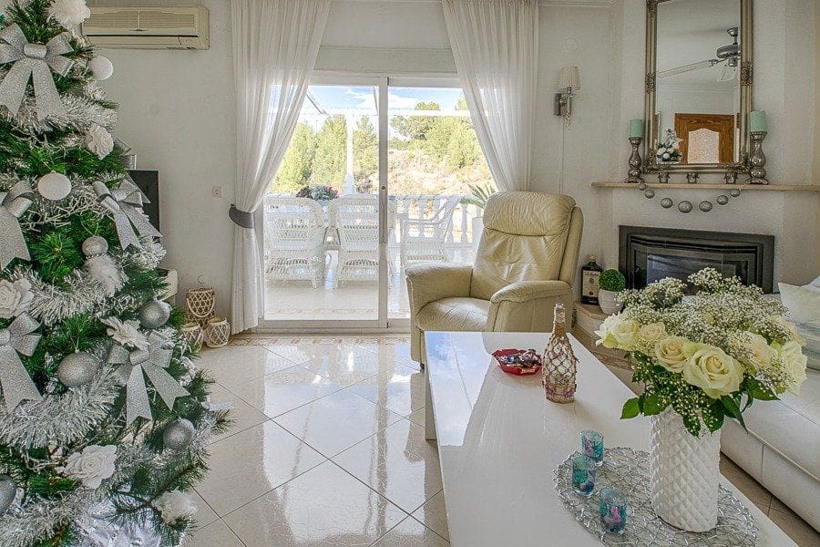 4 Zimmer Villa zu verkaufen in La Nucia mit Pool - 460.000 € (Ref: 8633247)