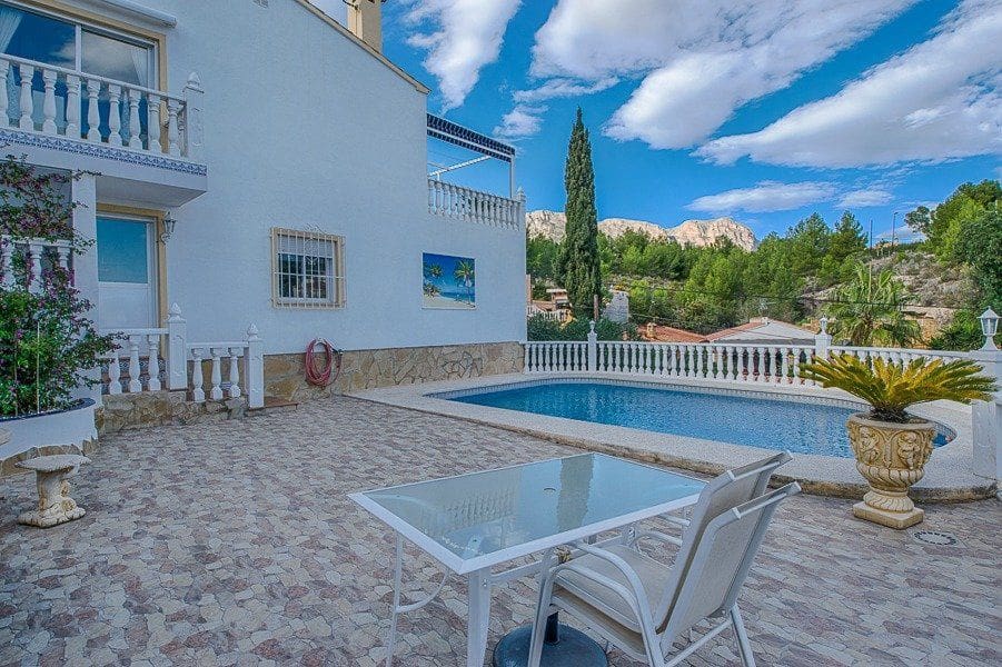 4 Zimmer Villa zu verkaufen in La Nucia mit Pool - 460.000 € (Ref: 8633247)