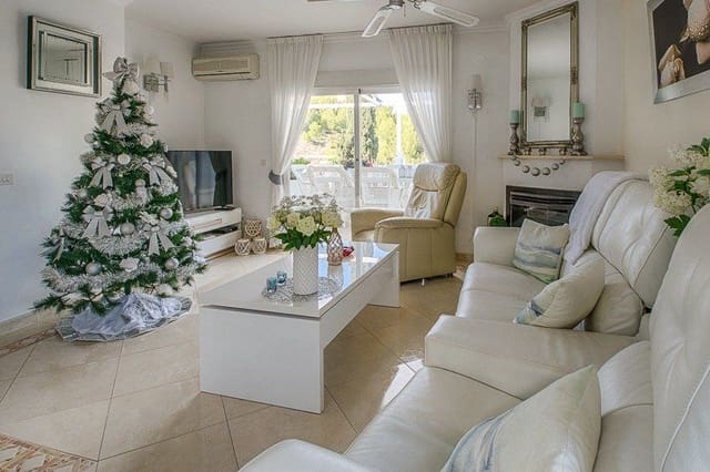 4 Zimmer Villa zu verkaufen in La Nucia mit Pool - 460.000 € (Ref: 8633247)