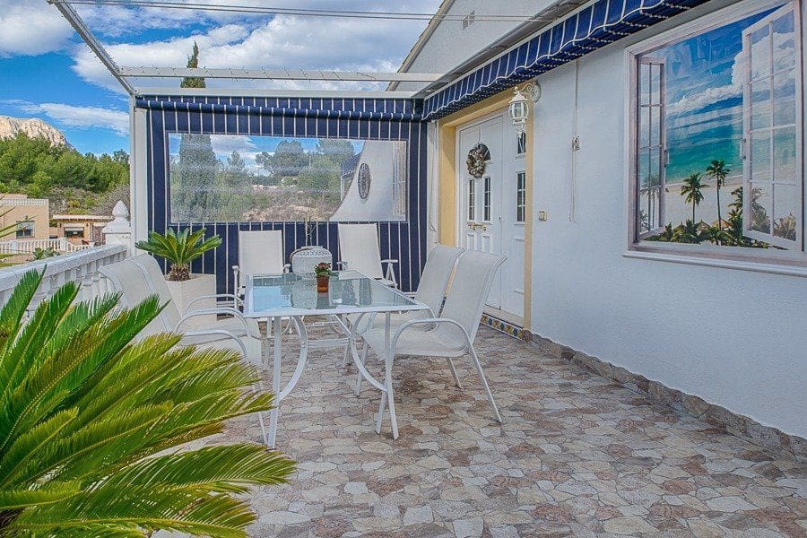 4 Zimmer Villa zu verkaufen in La Nucia mit Pool - 460.000 € (Ref: 8633247)