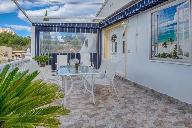 4 Zimmer Villa zu verkaufen in La Nucia mit Pool - 460.000 € (Ref: 8633247)