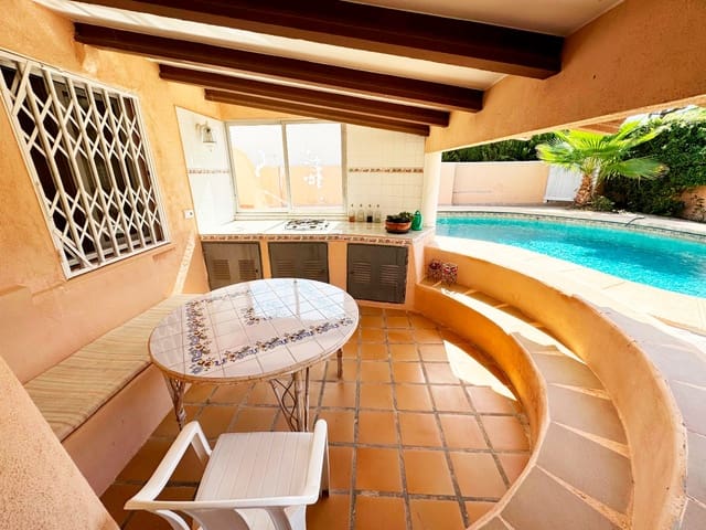4 slaapkamer Villa te koop in Dénia met zwembad - € 459.900 (Ref: 8638205)