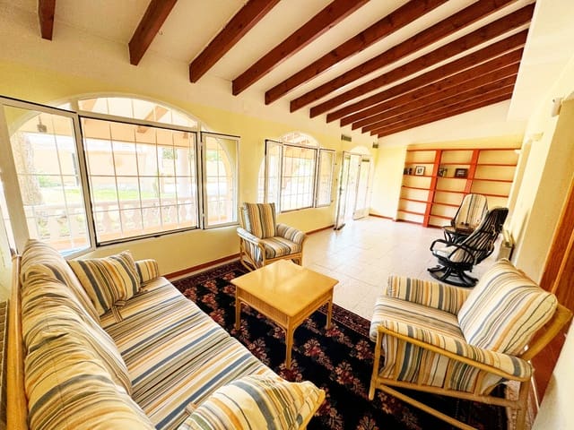 4 slaapkamer Villa te koop in Dénia met zwembad - € 459.900 (Ref: 8638205)