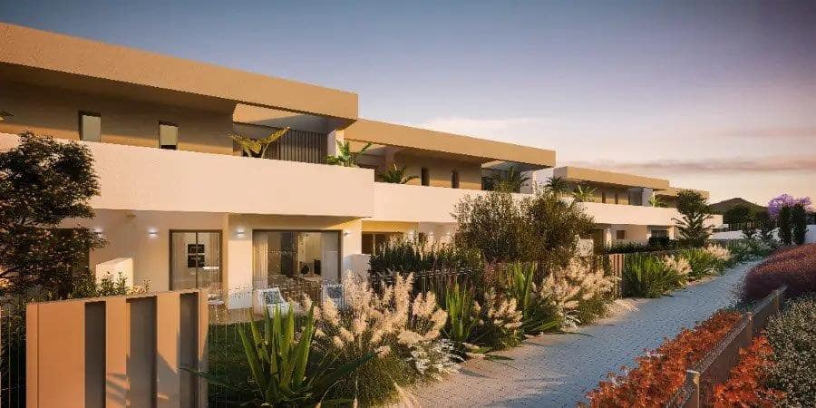 4 soveværelse Semi-Rækkehus til salg i Alicante by med swimmingpool garage - € 535.000 (Ref: 8646563)