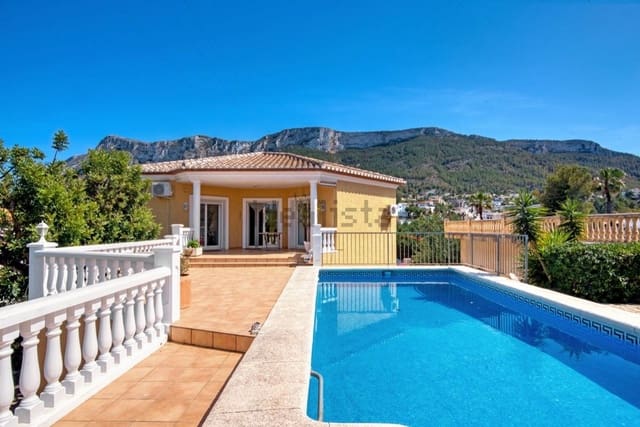 5 Zimmer Villa zu verkaufen in Dénia mit Pool - 525.000 € (Ref: 8648396)