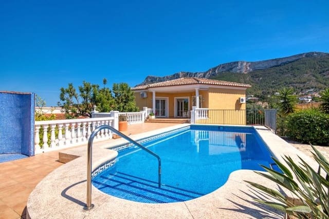 5 Zimmer Villa zu verkaufen in Dénia mit Pool - 525.000 € (Ref: 8648396)