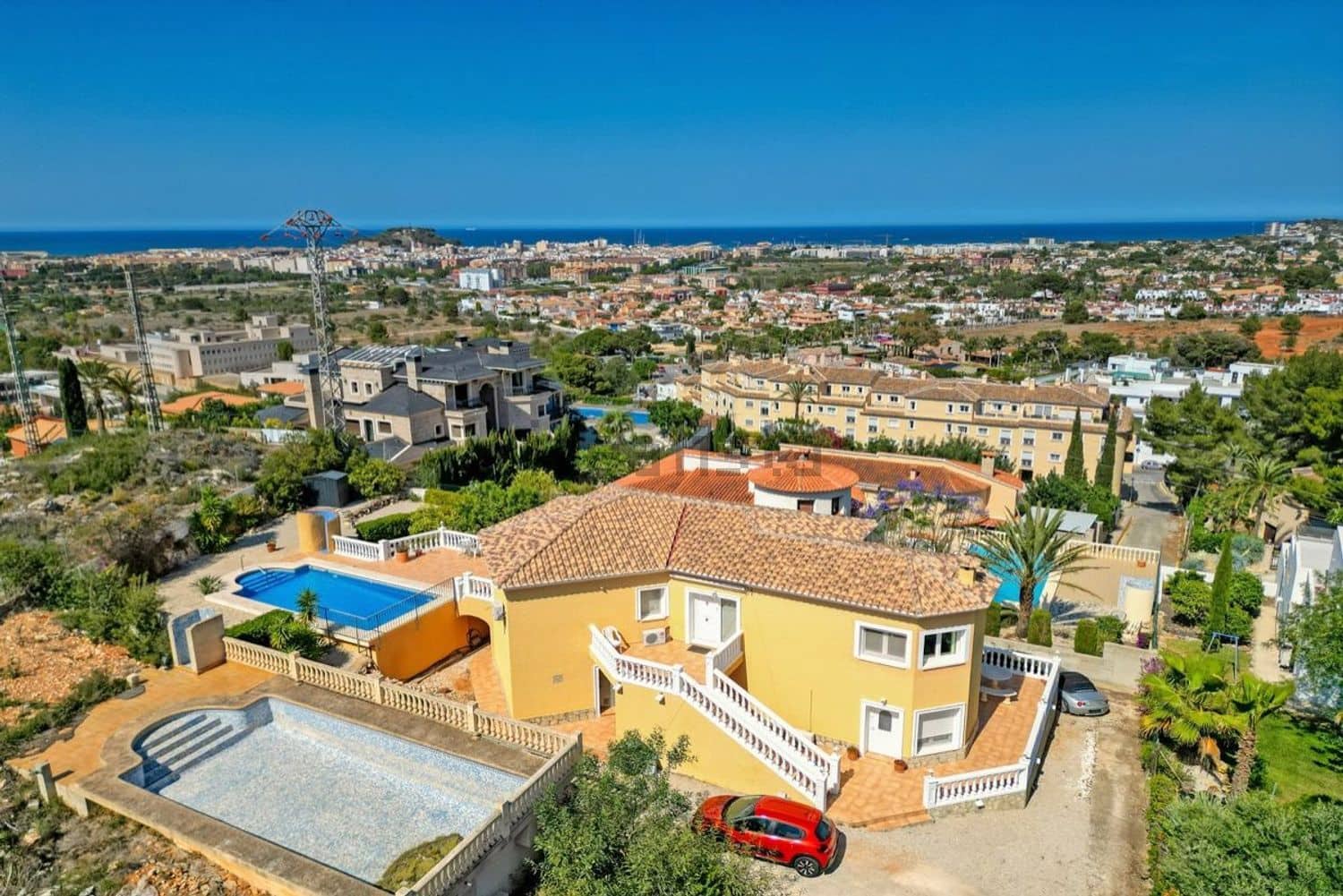 5 Zimmer Villa zu verkaufen in Denia mit Pool - 525.000 € (Ref: 8648396)